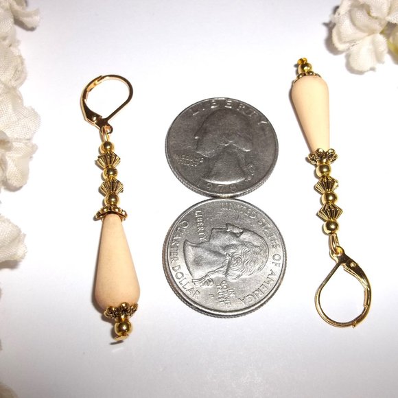 Earrings, Dangle Earring, Drop Earring, Earring Set, Cream Wood and Gold C359 - Picture 3 of 6